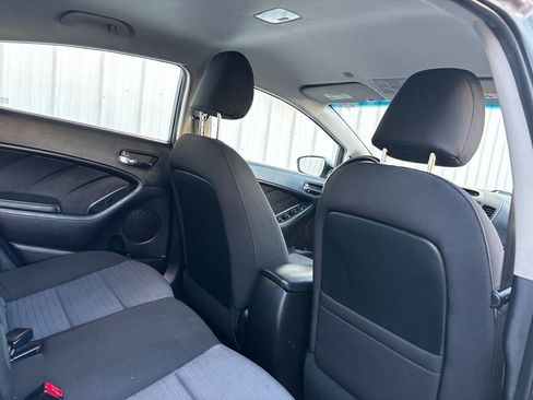Used 2015 Kia Forte EX image 19