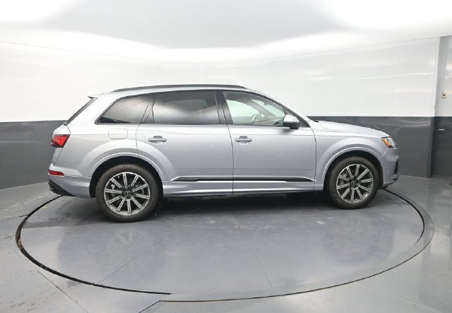 Used 2022 Audi Q7 2.0T Premium Plus w/ Premium Plus Package AWD/4WD image 9