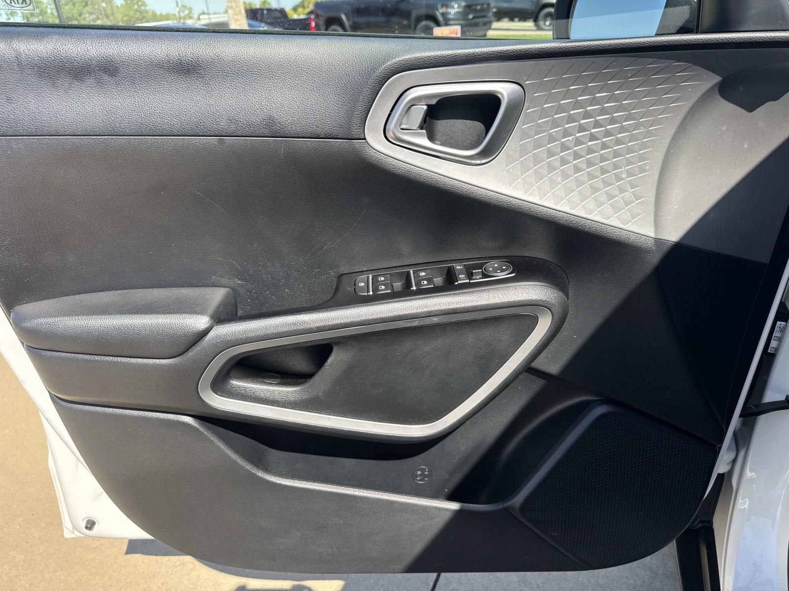 Used 2022 Kia Soul LX FWD image 18