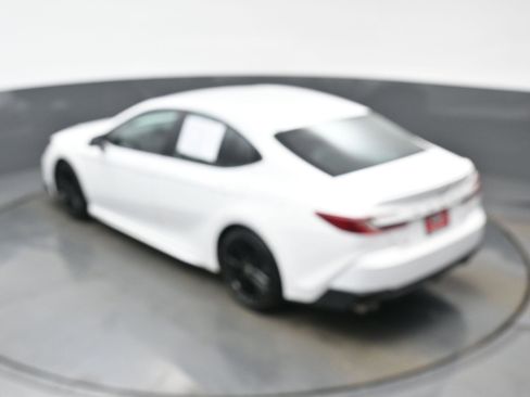 Used 2025 Toyota Camry SE image 38