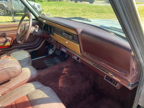 Used 1989 Jeep Grand Wagoneer AWD/4WD image 24