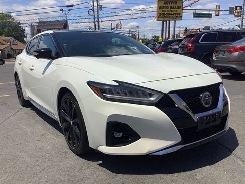 Used 2019 Nissan Maxima SR w/ Premium Package FWD image 1