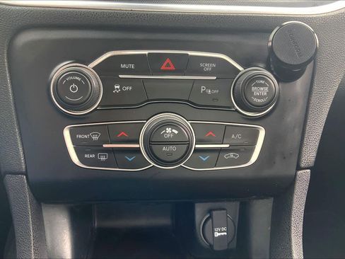 Used 2017 Dodge Charger SXT w/ Driver Confidence Group image 31