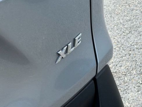 Used 2020 Toyota RAV4 XLE w/ Convenience Package FWD image 14