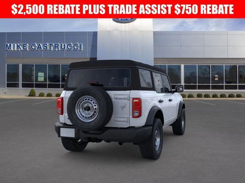 New 2025 Ford Bronco 4-Door image 8