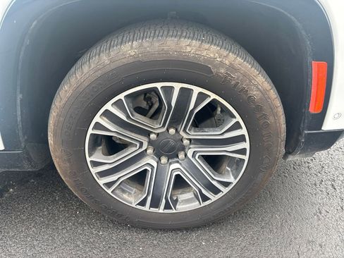 Used 2024 Jeep Wagoneer L Series II w/ Flexible Seating Group image 12