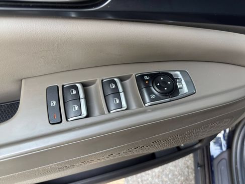 Used 2026 Kia Carnival FWD image 18