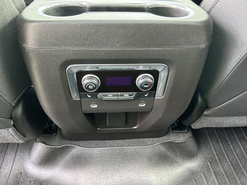 Used 2021 Chevrolet Suburban High Country image 20