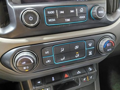 Used 2017 Chevrolet Colorado Z71 image 33