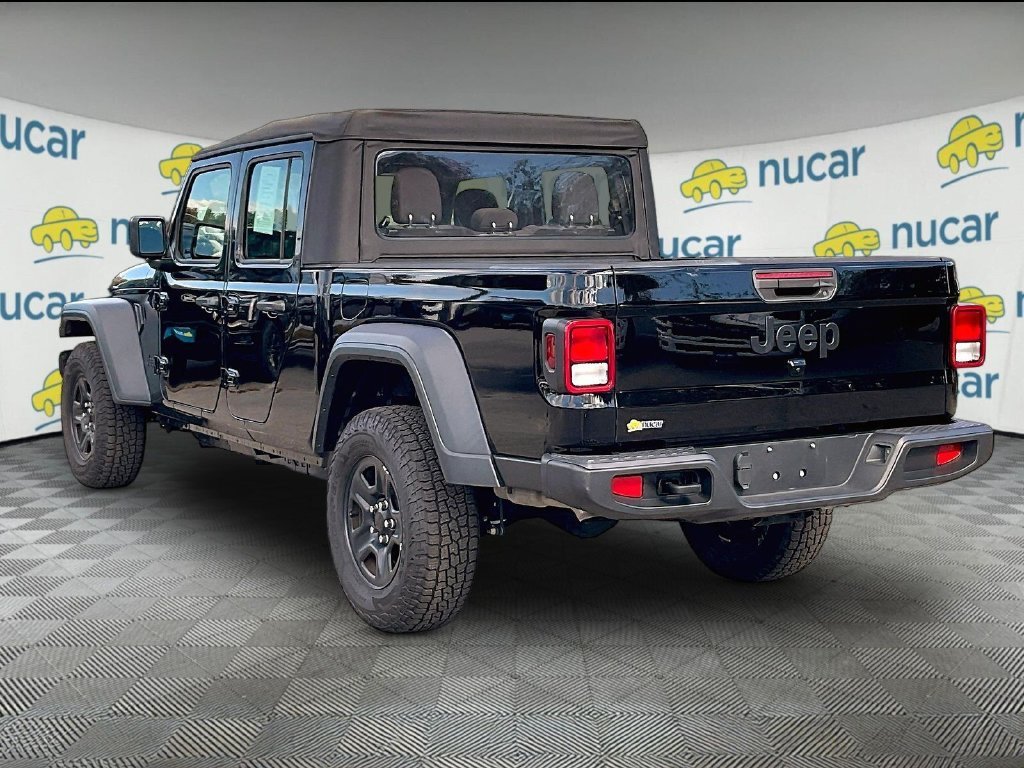 Used 2023 Jeep Gladiator Sport AWD/4WD image 4