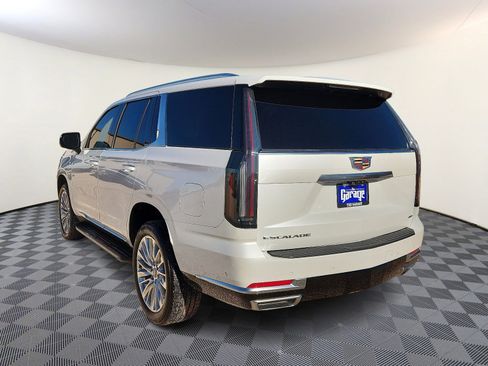 Used 2025 Cadillac Escalade Premium Luxury image 3