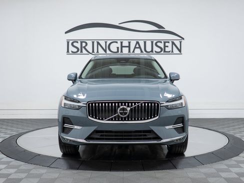 Certified 2023 Volvo XC60 B5 Plus w/ Climate Package AWD/4WD image 2