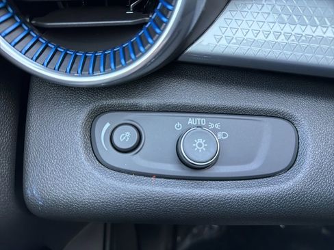 New 2026 Chevrolet Trax LT image 18