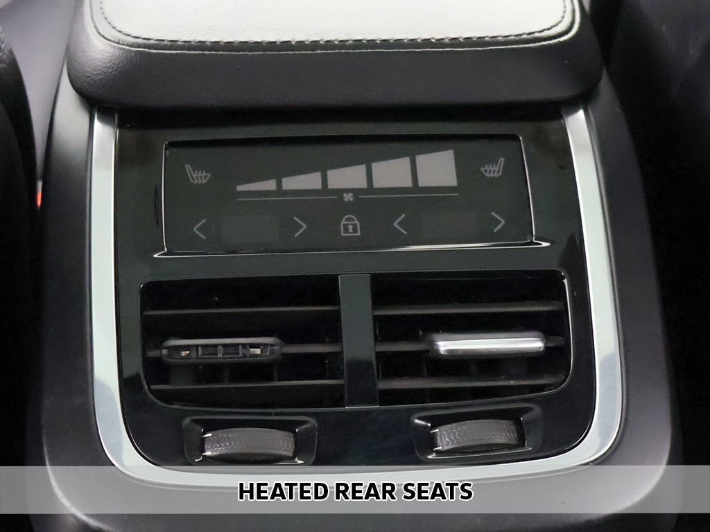 Used 2024 Volvo XC90 B6 Plus w/ Protection Package Premier AWD/4WD image 9