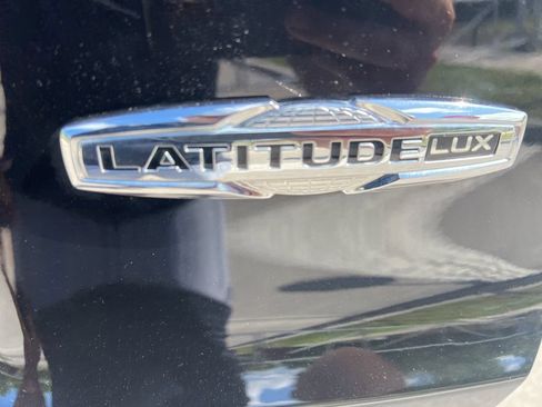 Certified 2022 Jeep Cherokee Latitude Lux FWD image 37