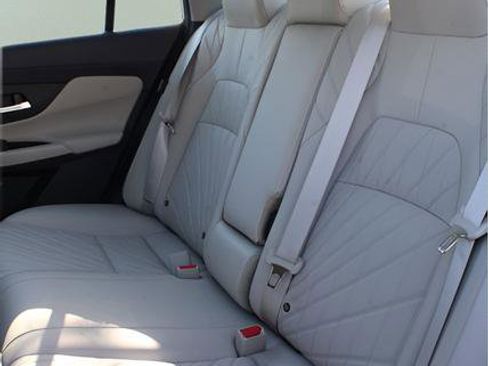 New 2026 Nissan Sentra SL FWD image 19
