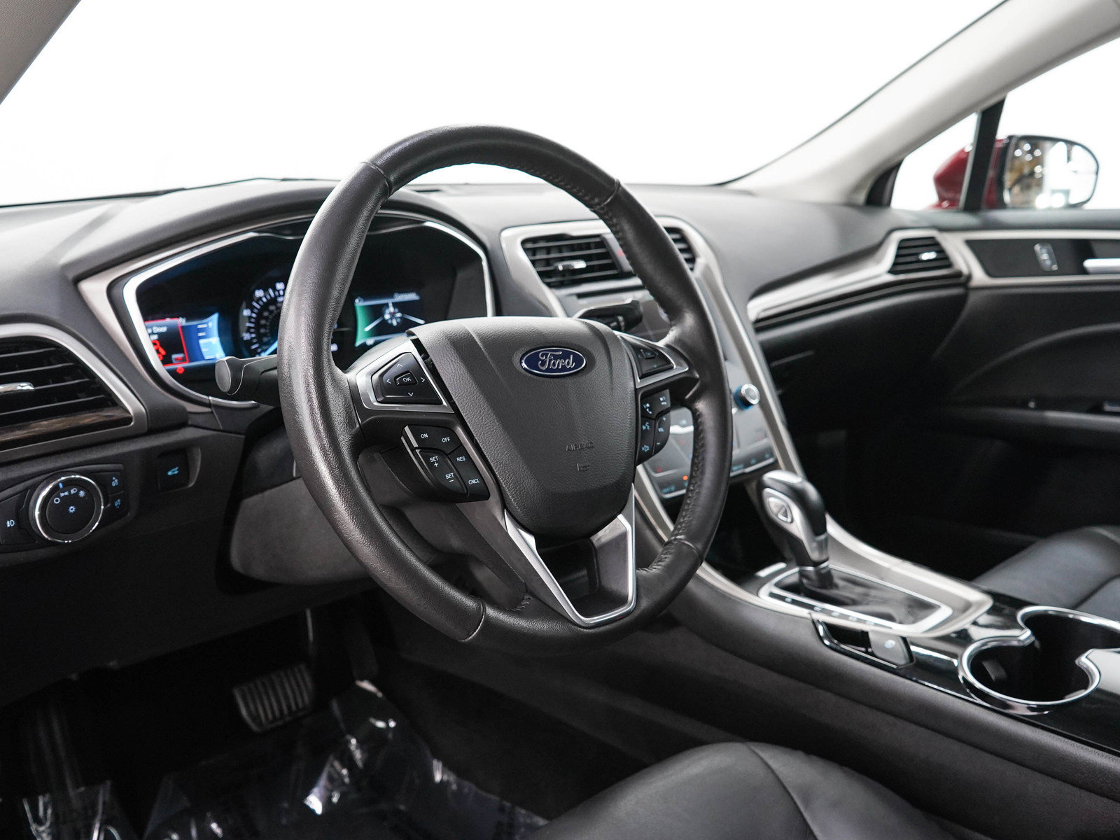 Used 2015 Ford Fusion SE w/ Equipment Group 202A FWD image 23