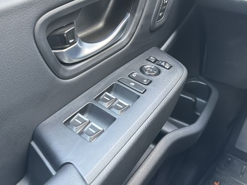 Used 2025 Honda Pilot TrailSport image 23