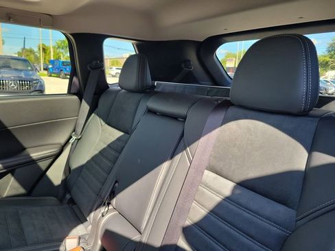 New 2025 Mitsubishi Outlander SE image 11