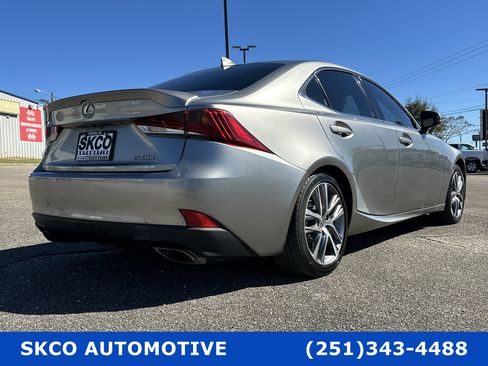 Used 2018 Lexus IS 300 w/ Accessory Package 2 image 5