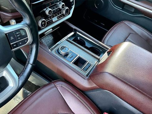 Used 2023 Ford Expedition Limited image 16