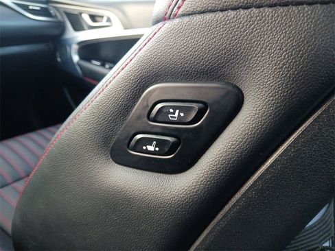 Used 2023 Genesis G70 2.0T w/ Sport Prestige Package image 31