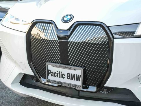 Used 2026 BMW iX xDrive60 AWD/4WD image 11