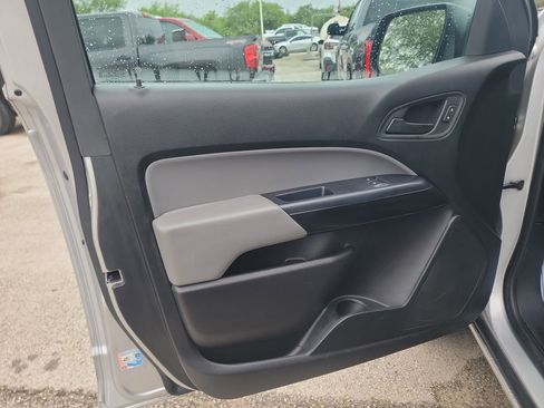 Used 2020 Chevrolet Colorado W/T RWD image 10
