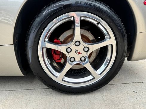 Used 2000 Chevrolet Corvette Coupe w/ Roof Pkg RWD image 6