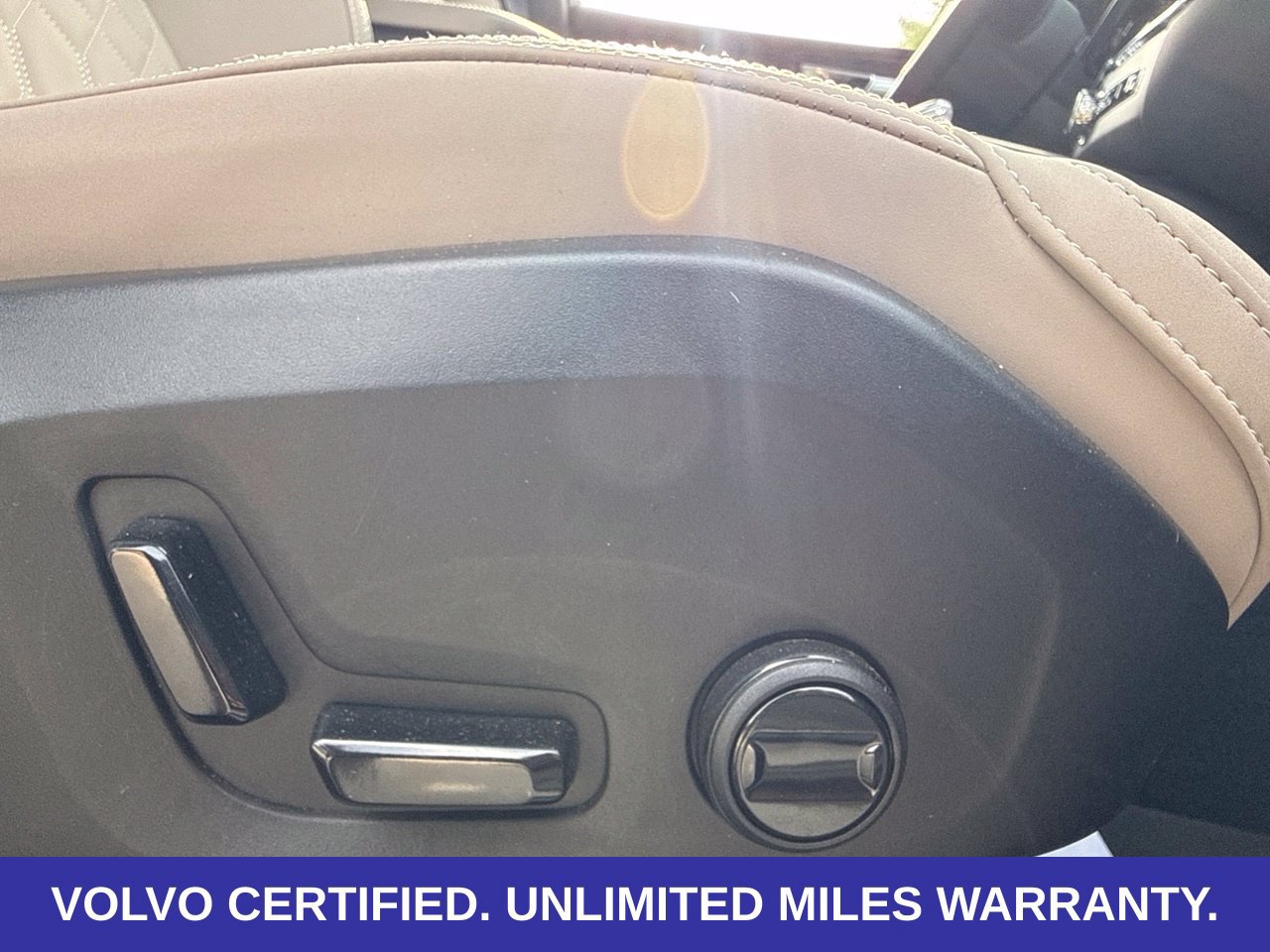 Certified 2026 Volvo XC60 B5 Plus AWD/4WD image 17