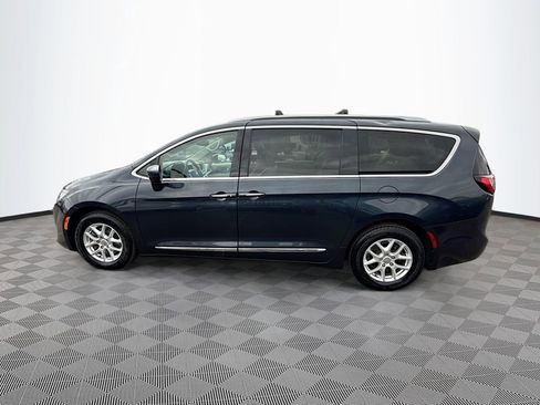 Used 2020 Chrysler Pacifica Touring-L w/ Advanced Safetytec Group FWD image 9