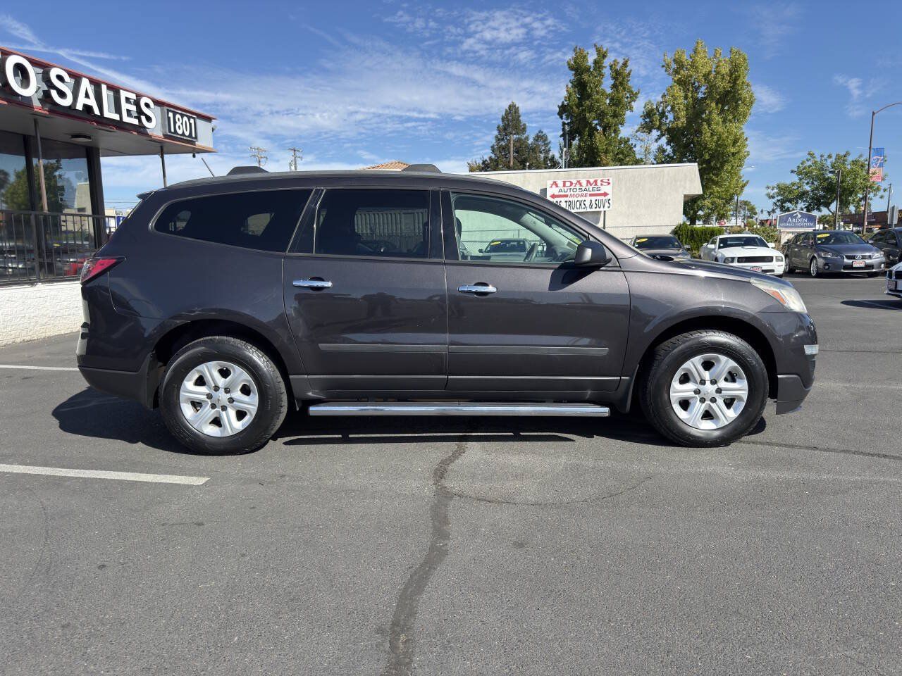 Used 2016 Chevrolet Traverse LS w/ LPO, 'HIT The Road' Package FWD image 2