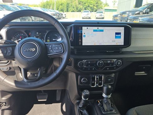 Used 2024 Jeep Wrangler Sport S image 13