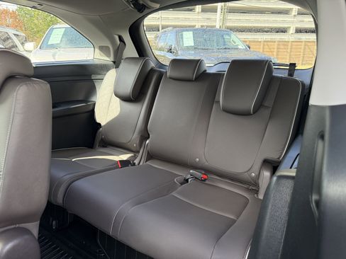 Used 2023 Honda Odyssey Elite image 16