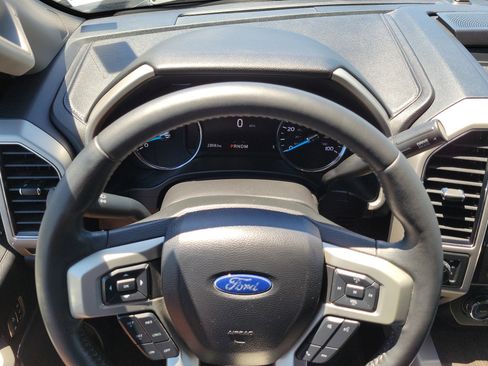Used 2021 Ford F250 Lariat w/ Lariat Ultimate Package AWD/4WD image 22