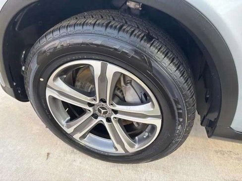 Used 2018 Mercedes-Benz GLC 300 4MATIC image 24
