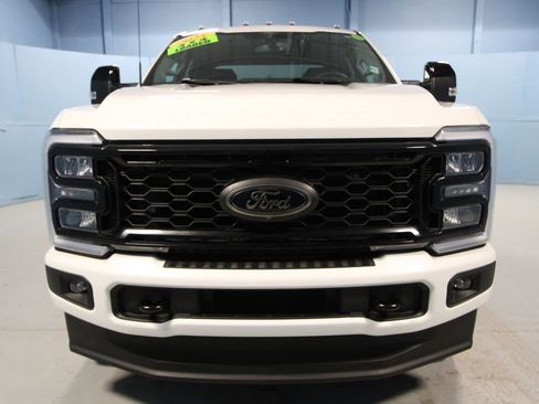 Used 2025 Ford F350 Lariat w/ Black Appearance Package image 32