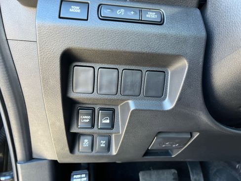 Used 2024 Nissan Frontier PRO-4X w/ Off-Road Protection Package image 12