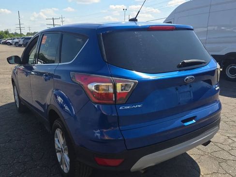 Used 2017 Ford Escape SE FWD image 2