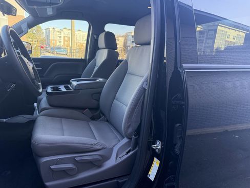 Used 2018 Chevrolet Silverado 1500 Custom w/ Custom Value Package image 10