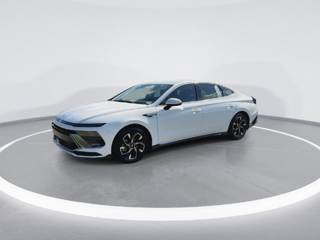 Certified 2025 Hyundai Sonata SEL AWD/4WD image 4