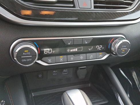 Certified 2025 Nissan Altima 2.5 SR w/ SR Premium Package image 18