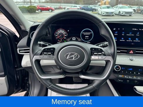 Used 2023 Hyundai Elantra Limited image 12