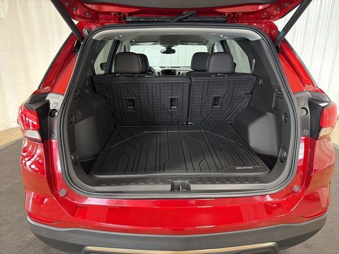 Certified 2022 Chevrolet Equinox Premier w/ LPO, Floor Liner Package AWD/4WD image 8