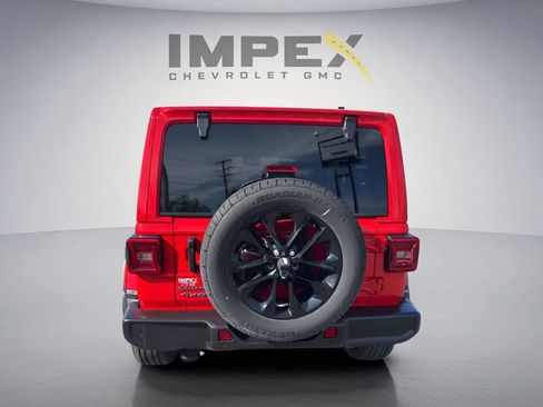 Used 2025 Jeep Wrangler Unlimited Sahara w/ Safety Group AWD/4WD image 5