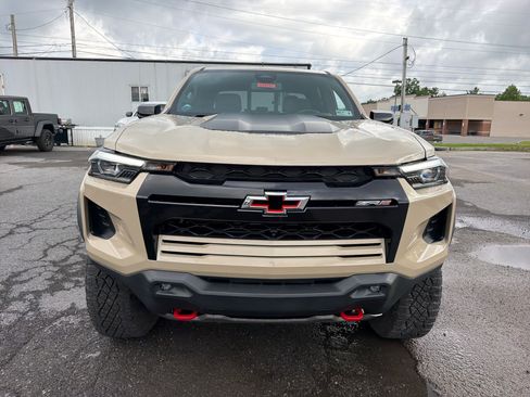 Used 2024 Chevrolet Colorado ZR2 w/ Technology Package AWD/4WD image 13