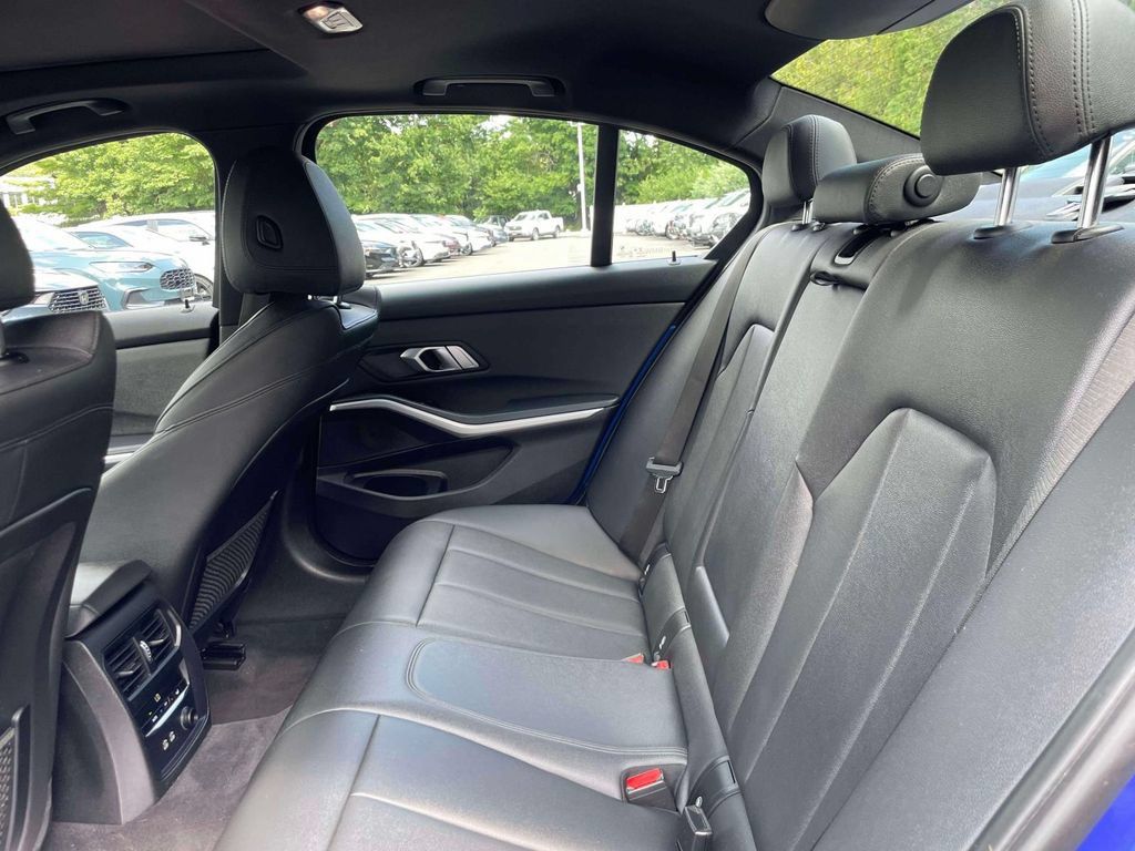 Used 2019 BMW 330i xDrive Sedan w/ M Sport Package AWD/4WD image 12