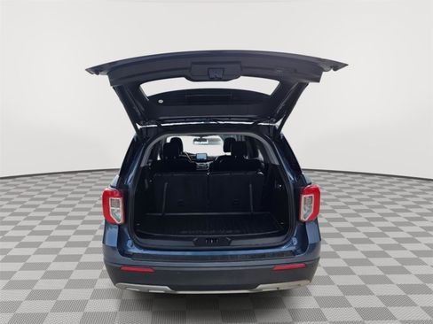 Used 2020 Ford Explorer XLT w/ Equipment Group 202A image 7