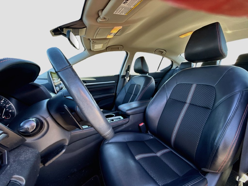 Used 2023 Nissan Altima 2.5 SR AWD/4WD image 12
