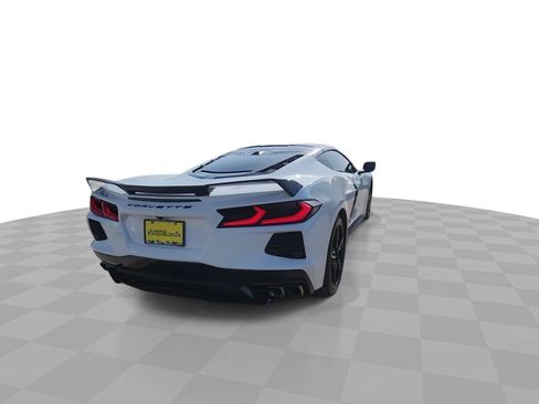 Used 2022 Chevrolet Corvette Stingray Preferred Cpe w/ Z51 Performance Package RWD image 8